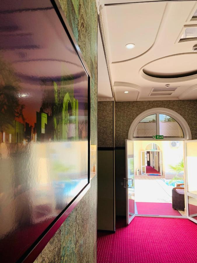Rahat Inn Hotel ทาชเคนต์ ภายนอก รูปภาพ