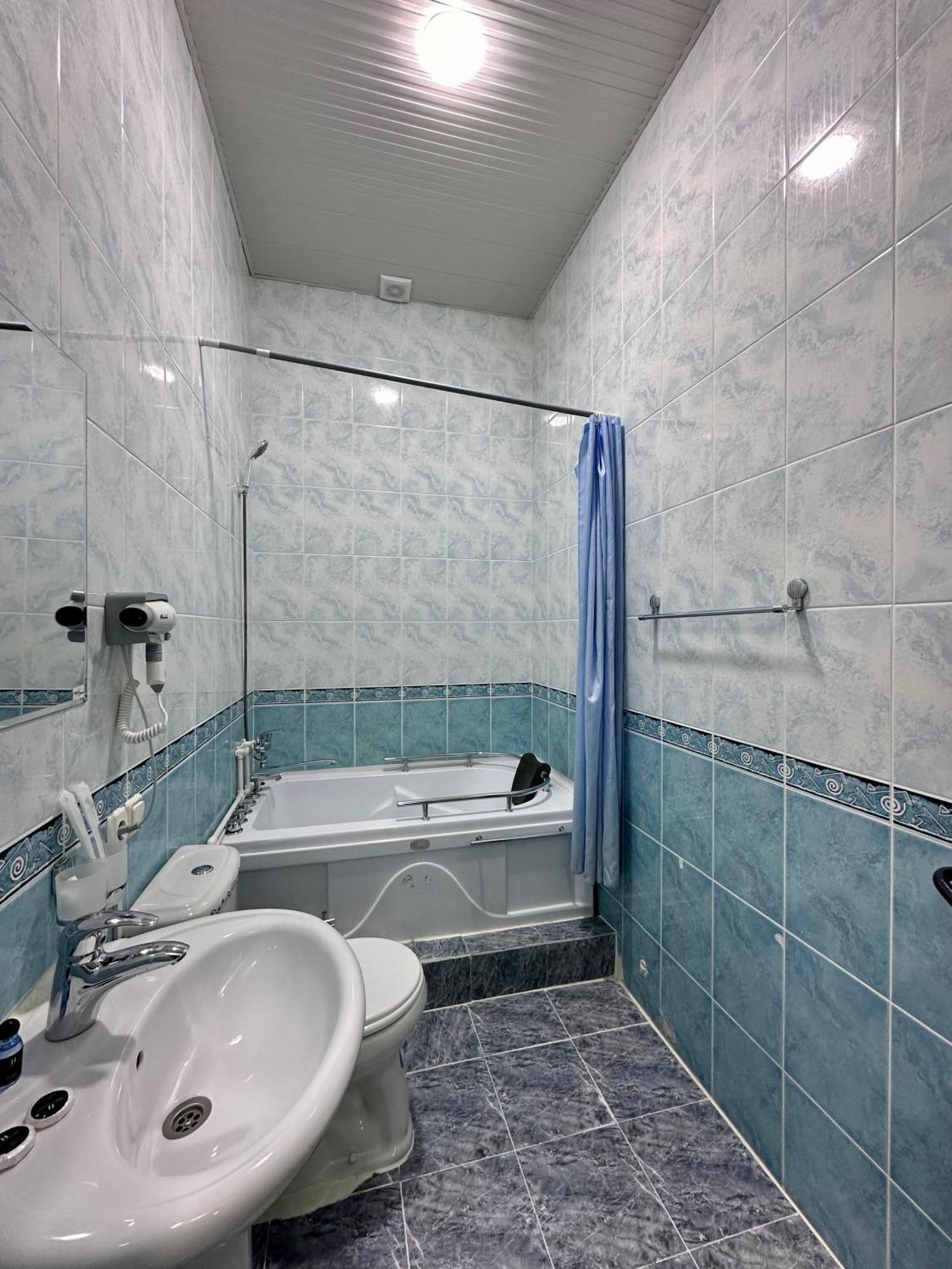Rahat Inn Hotel ทาชเคนต์ ภายนอก รูปภาพ